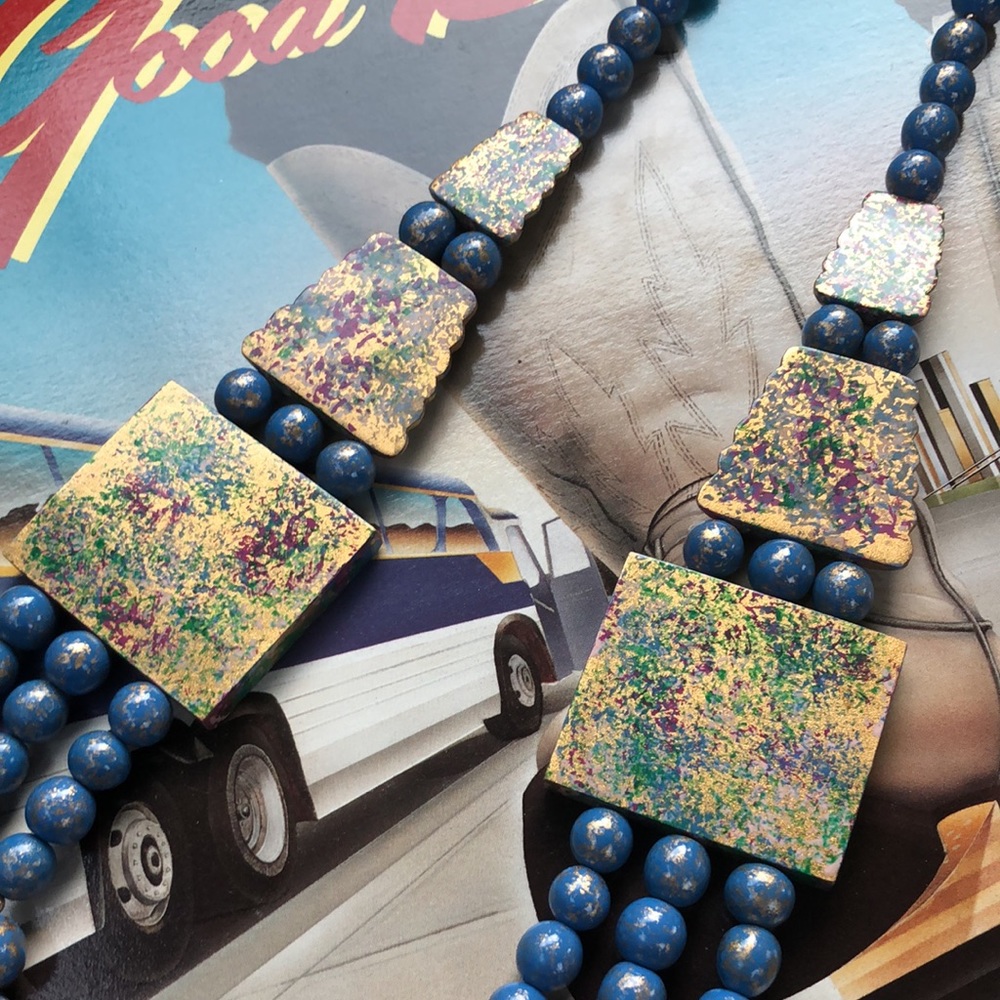 Vintage Woden Necklace - Picture 5 of 6